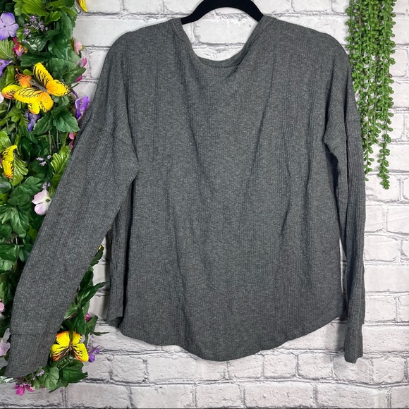 ¥💙2/$40💙NWT SO Grey Long Sleeve Button Down Lightweight Cardigan Size Small - Picture 12 of 16